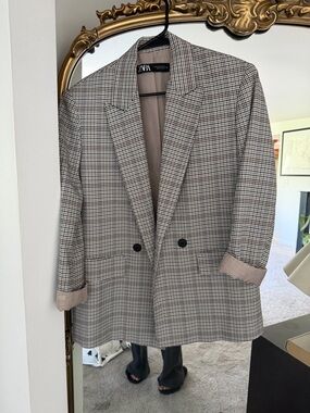 Zara Men’s Glen Plaid Double-Breasted Blazer in Beige and Black
